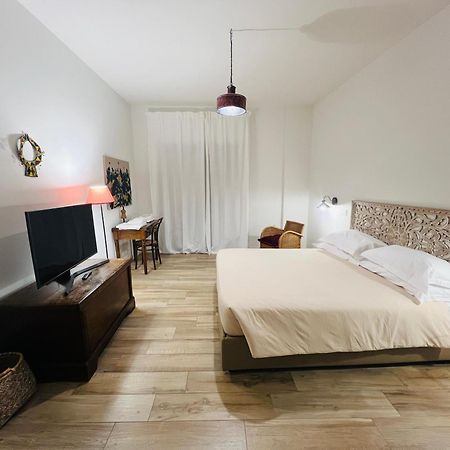 Bellhome 1 - Elegante Appartamento Nel Centro Di Bari Kültér fotó
